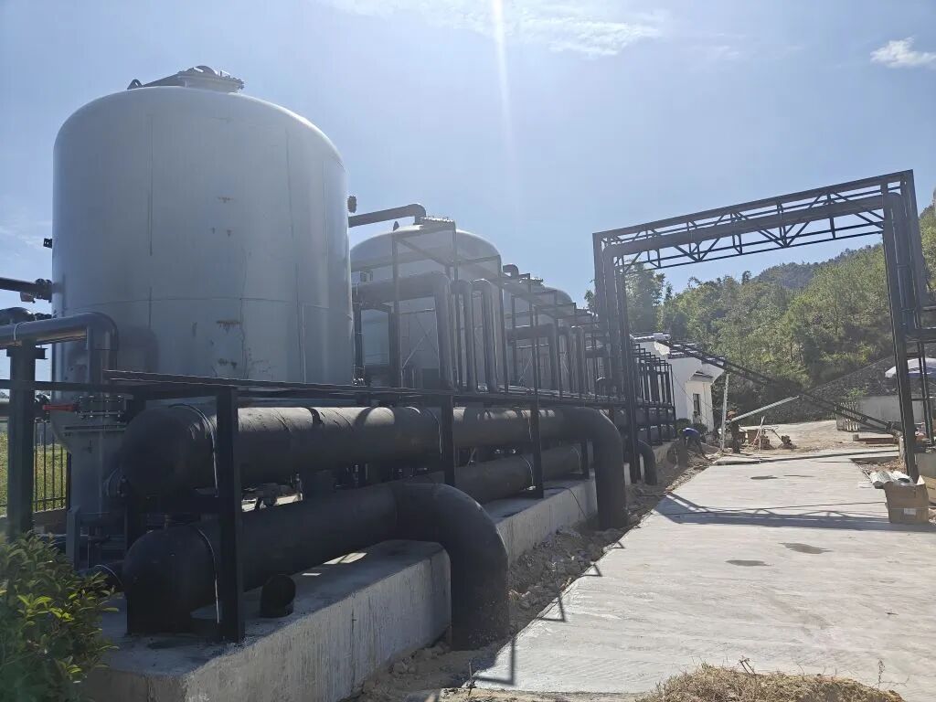 1105-2-1.jpg 1105-2-1.jpg